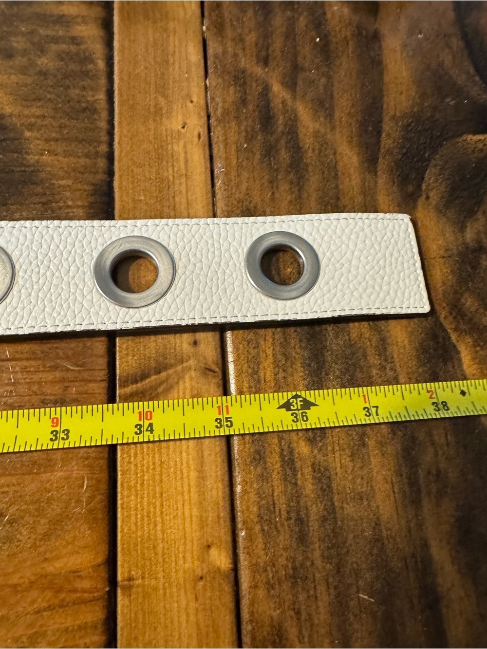 Michael Kors White Genuine Leather Belt with Silver Large Rings. Size Medium - Picture 7 of 8
